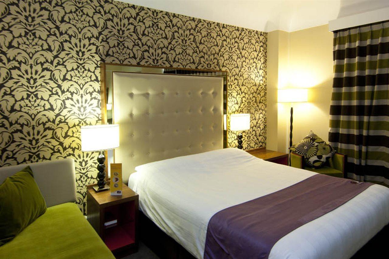 Premier Inn Bournemouth Central Exterior foto